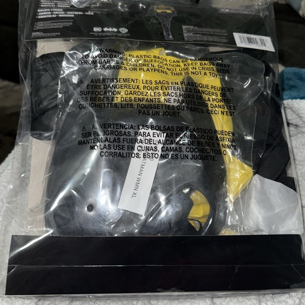 DC Batman Ladies 7 Piece Costume - Black and Yellow Dark Knight Size XL 14-16 - Picture 6 of 6